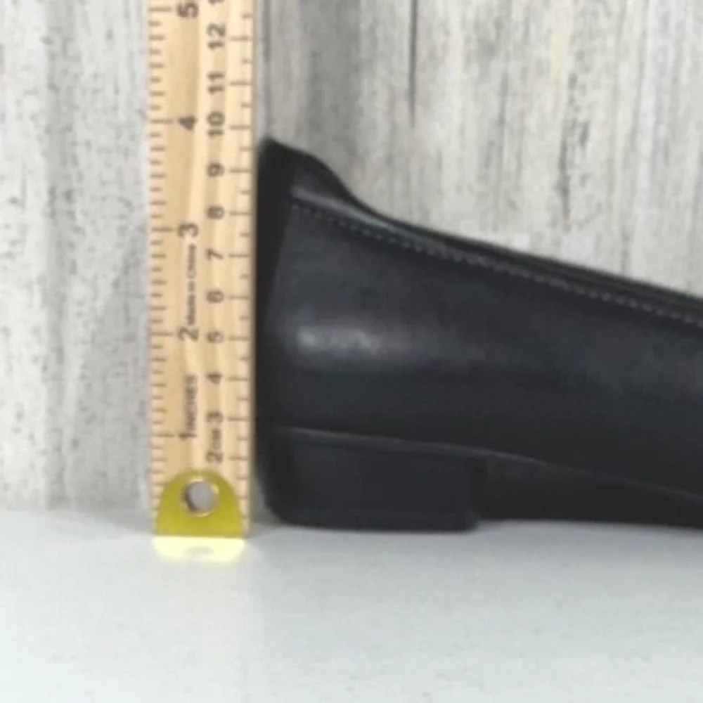 Clarks‎ Leather Slip On Loafers 11M Black Low Block Heel Almond Toe